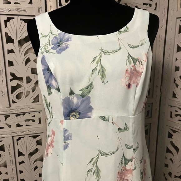 CDC LOVELY LIGHT BLUE & PURPLE FLOWERS SLEEVELESS LIGHTWEIGHT MAXI DRESS - Picture 2 of 9